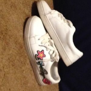 White floral patch shoes